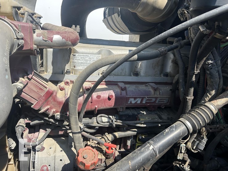 2011-mack-pinnacle-cxu613-image-4