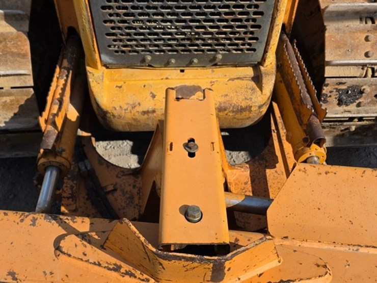 2012-case-850l-xlt-image-49