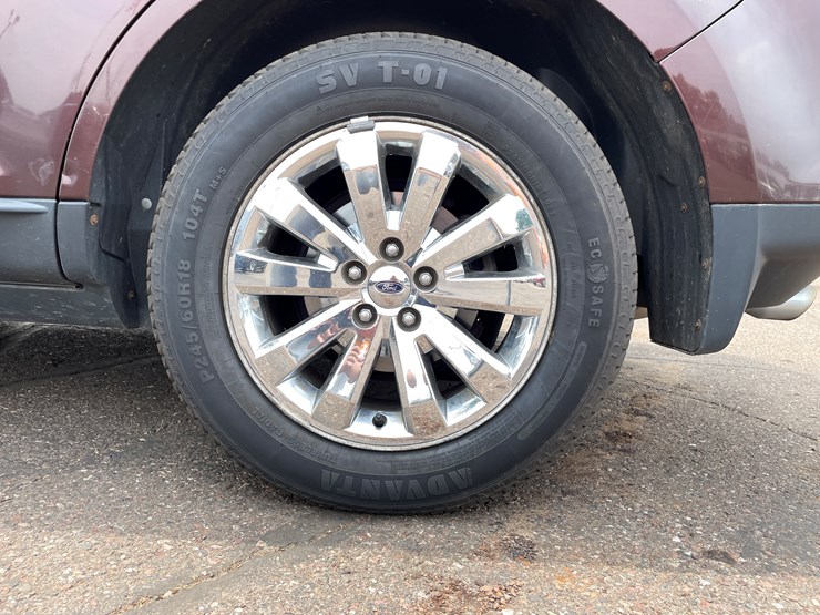 2010-ford-edge-image-26