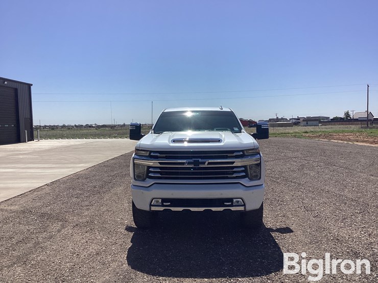 2020-chevrolet-silverado-2500-image-2