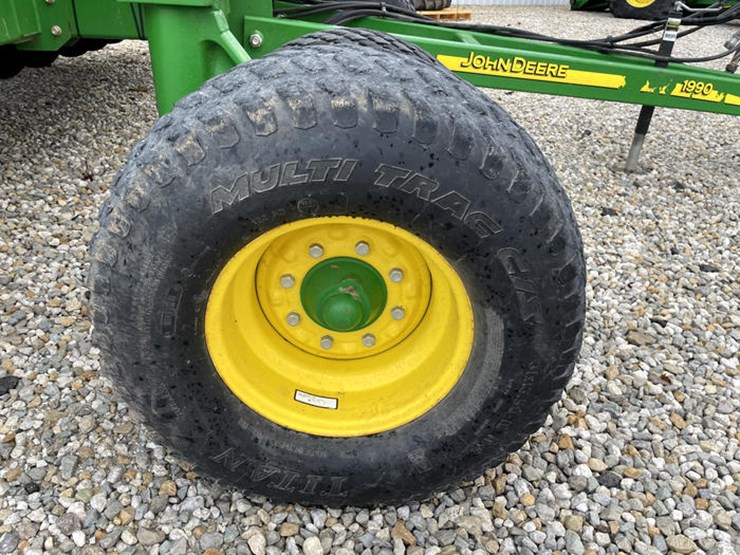 2017-john-deere-1990-image-24