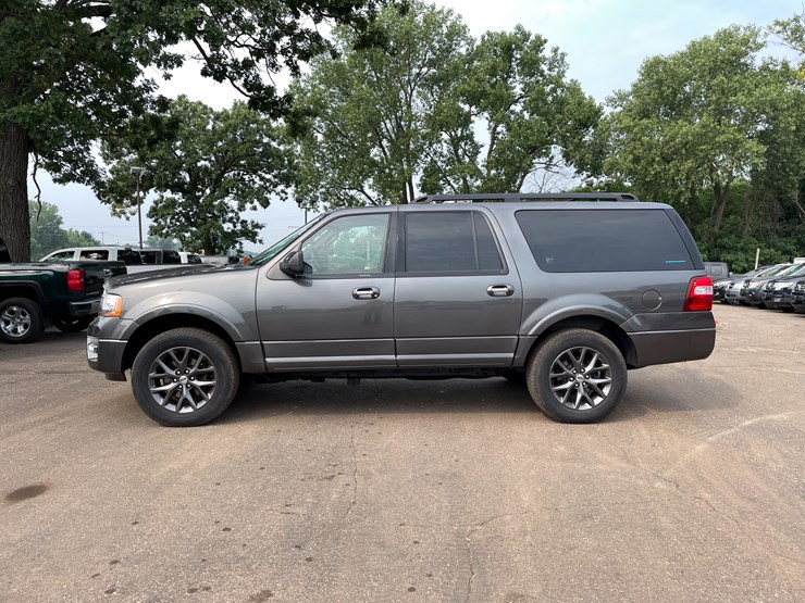 2017-ford-expedition-limited-image-2