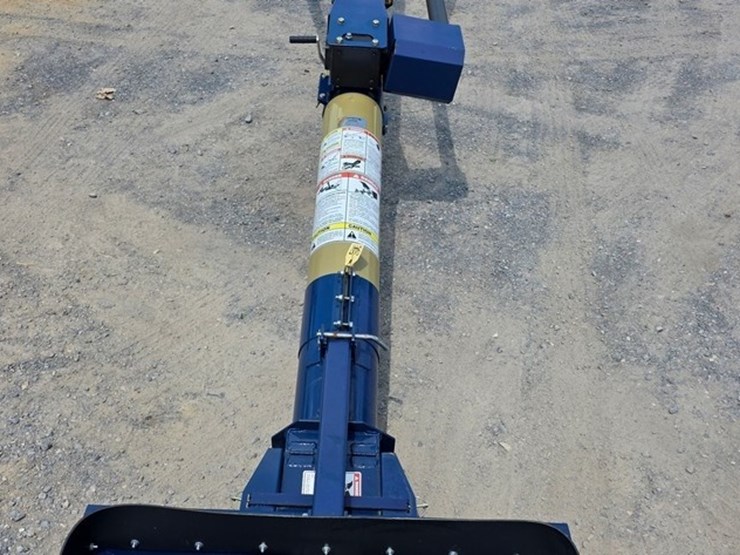new-harvest-t852-8"x52'-transport-auger-image-39