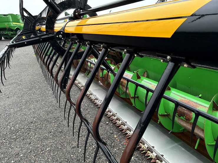 2013-john-deere-635f-image-29