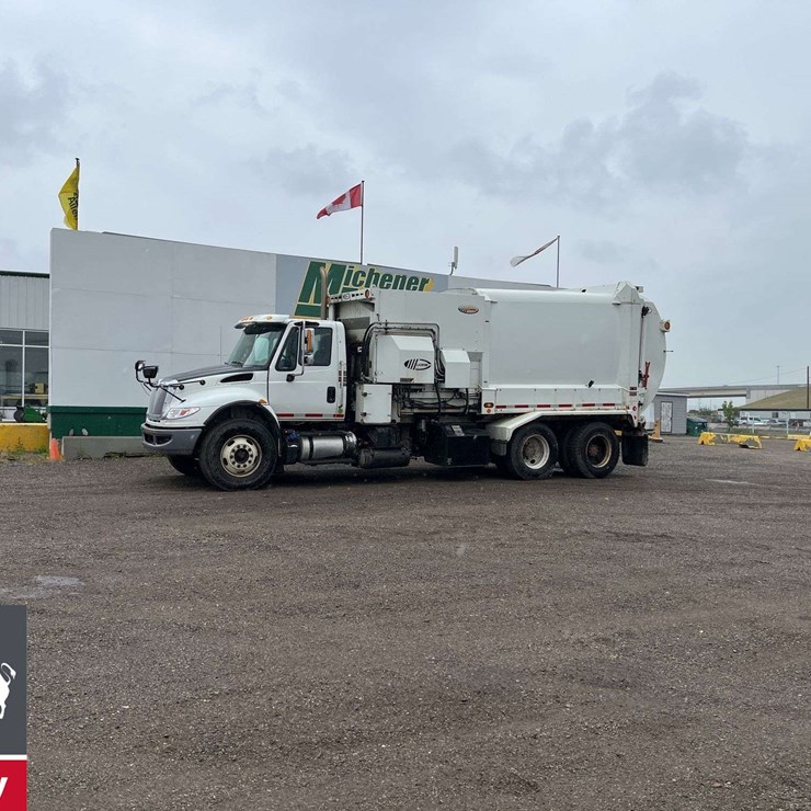 2017 INTERNATIONAL WORKSTAR 7400