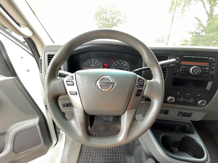 2013-nissan-nv2500-image-62