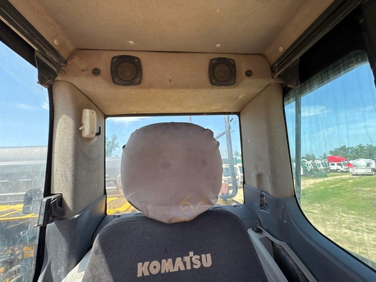 2016-komatsu-pc210-lc-11-image-31
