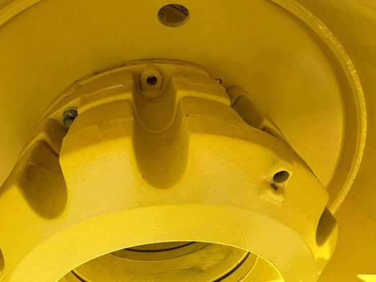 2017-john-deere-9570r-image-3