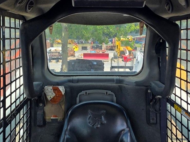 2011-bobcat-s630-image-47