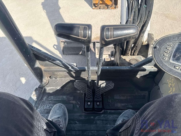 2019-bobcat-e32i-image-16