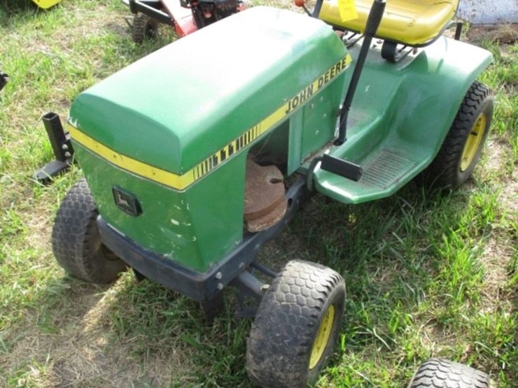 john-deere-110-image-1