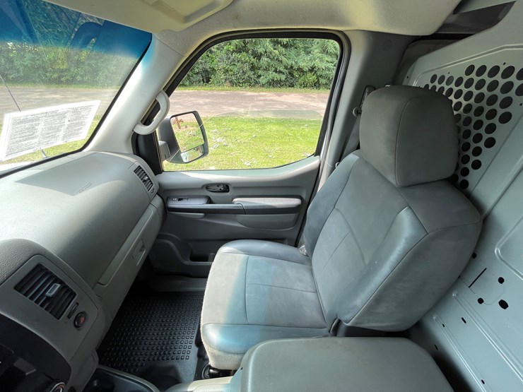2013-nissan-nv2500-image-58