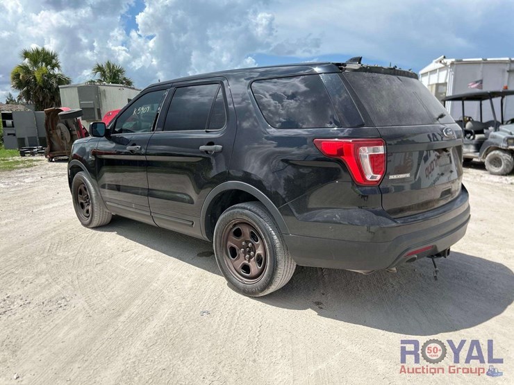 2017-ford-explorer-image-4