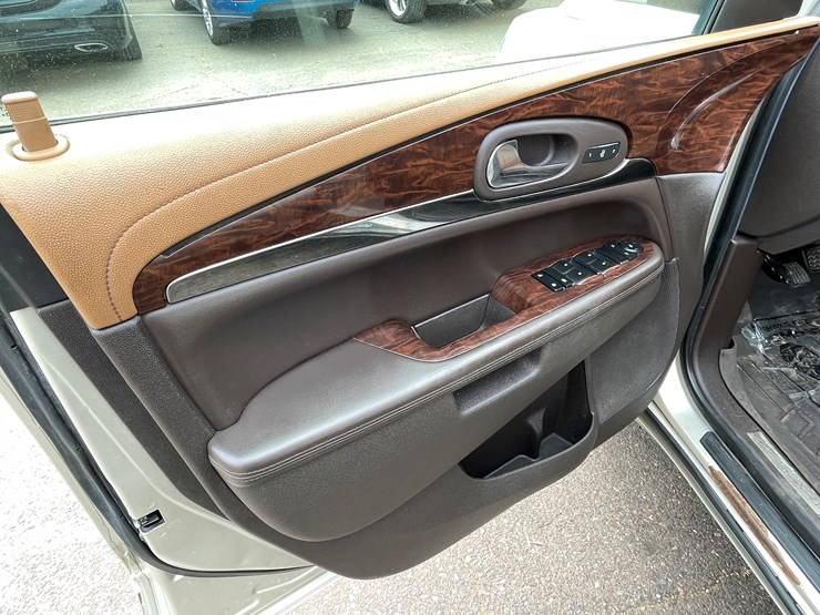 2014-buick-enclave-image-43