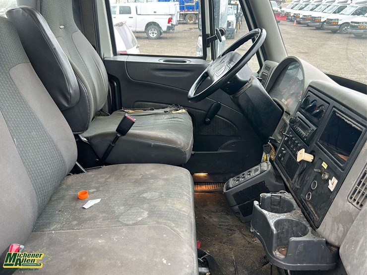 2010-international-durastar-4300-image-18