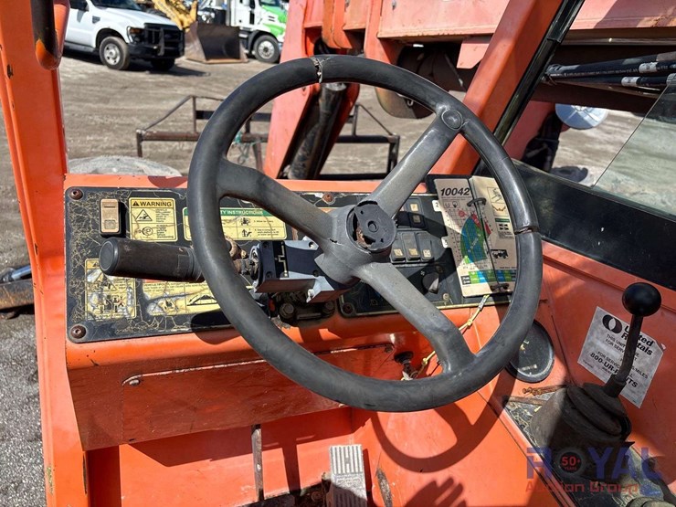 jlg-sky-trak-image-15