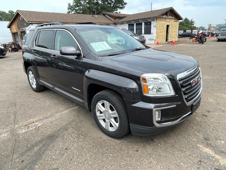 2016-gmc-terrain-sle-image-3