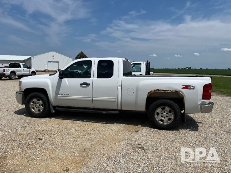 2013-chevrolet-silverado-image-15
