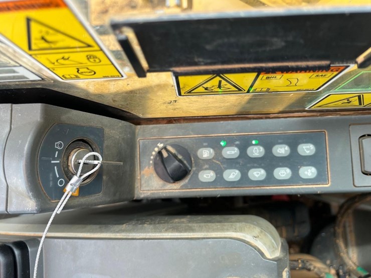 2017-caterpillar-336fl-image-40