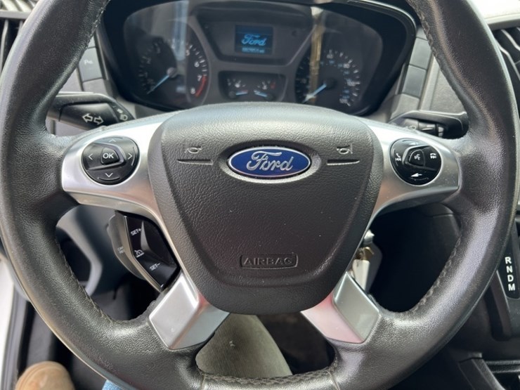2015-ford-transit-image-26