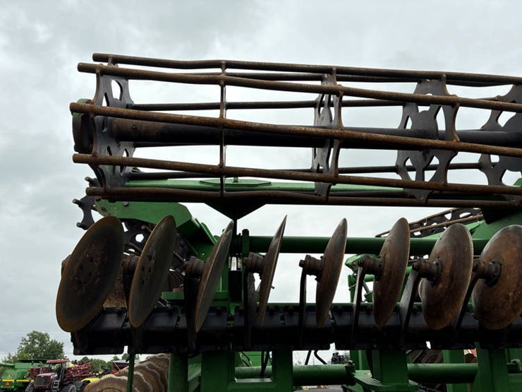 2020-john-deere-2680h-image-39