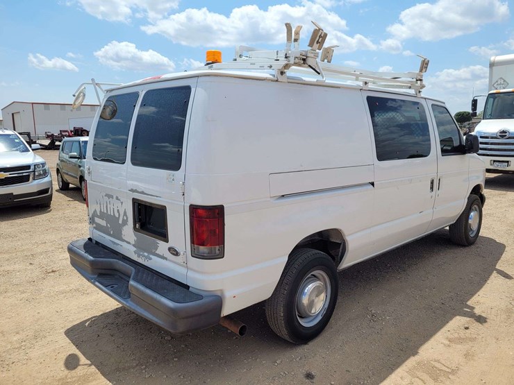 2006-ford-e250-image-3