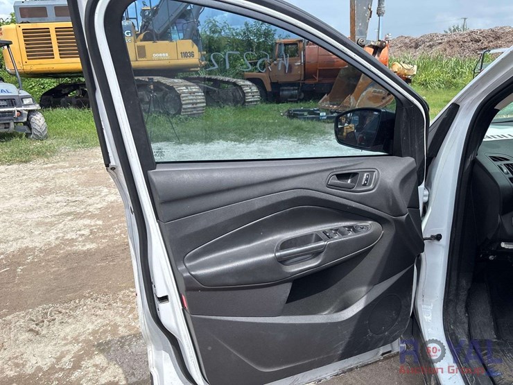 2015-ford-escape-image-9
