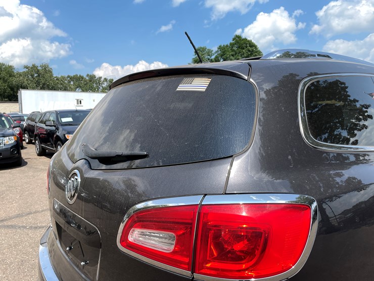 2013-buick-enclave-image-29