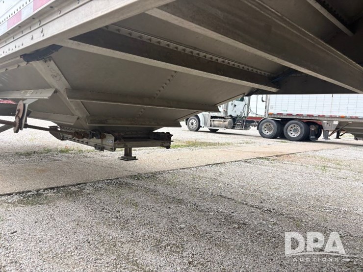 2016-wilson-grain-trailer-image-30