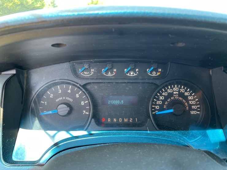 2014-ford-f150-xl-image-13