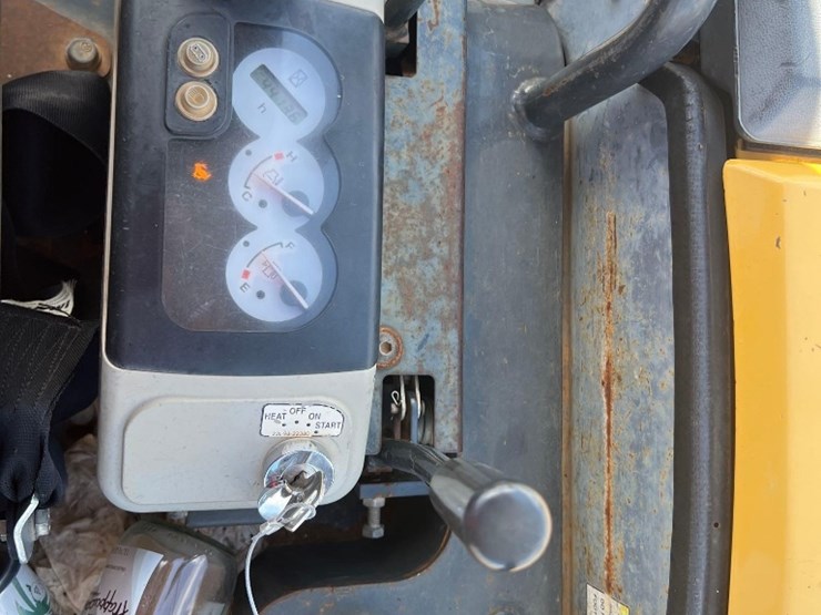 komatsu-pc27mr-2-image-31