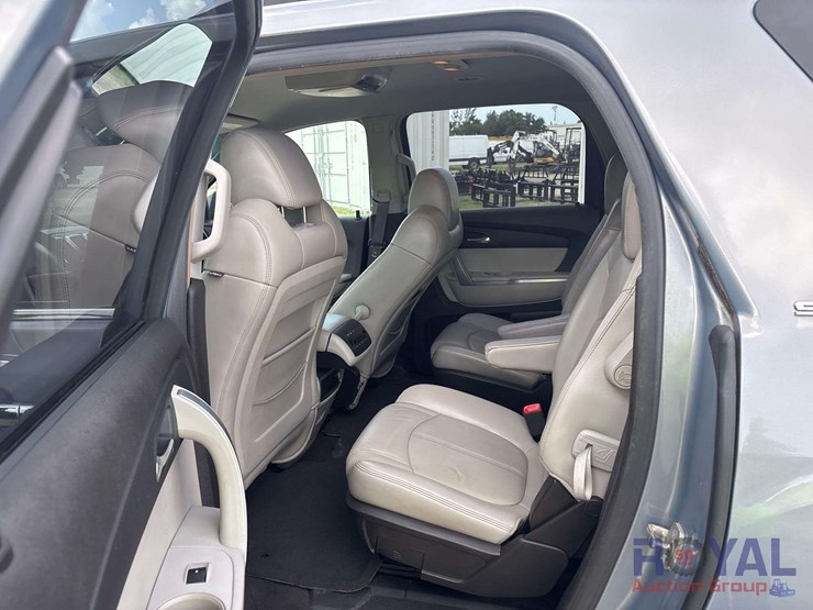 2007-gmc-acadia-image-15