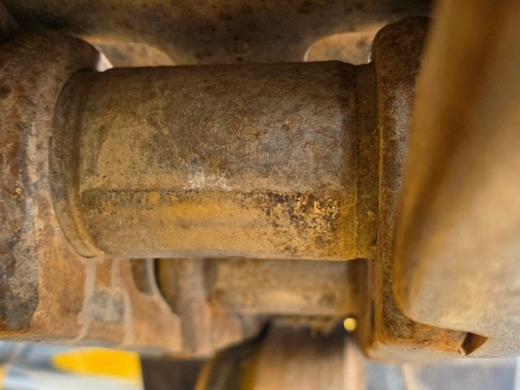 2014-deere-700k-lgp-image-38
