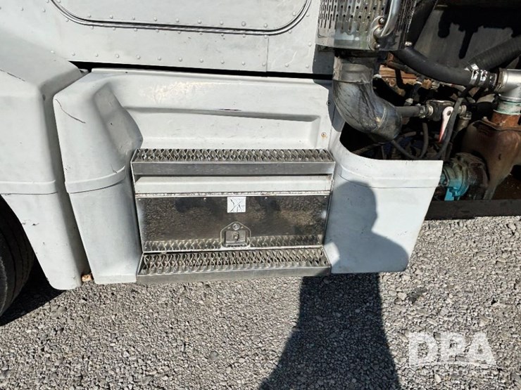 1987-peterbilt-377-image-22