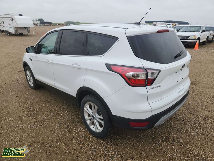 2017-ford-escape-se-image-3