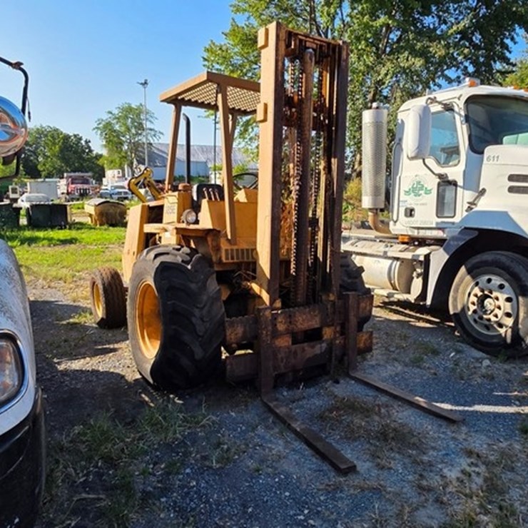 CASE 585E