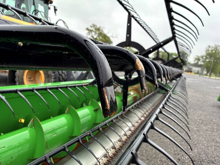 2013-john-deere-635f-image-31