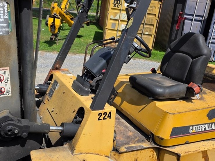 2005-caterpillar-dp40kl-image-27