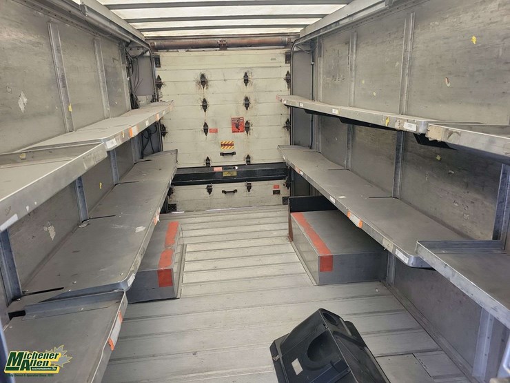 2005-freightliner-mt45-image-13
