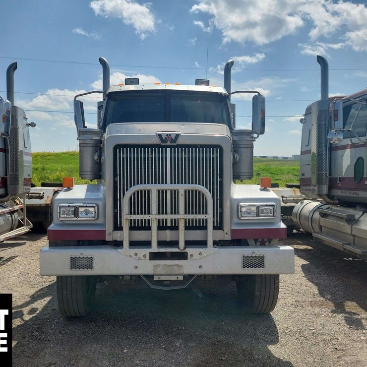 2015 WESTERN STAR 4900
