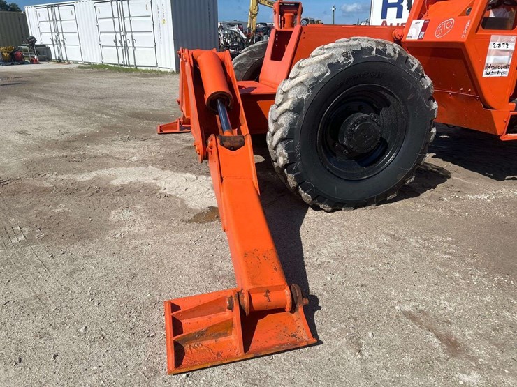 lull-highlander-1044c-54-series-ii-10,000lb-4x4-rough-terrain-telehandler-image-15