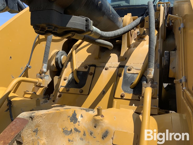 2014-caterpillar-950k-image-12