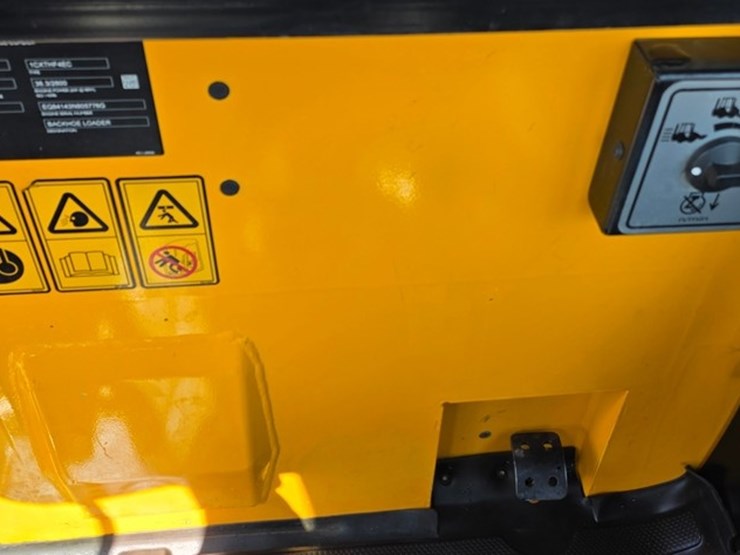 2021-jcb-1cxt-image-50
