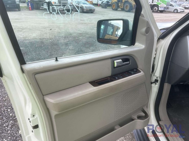 2007-ford-expedition-image-13
