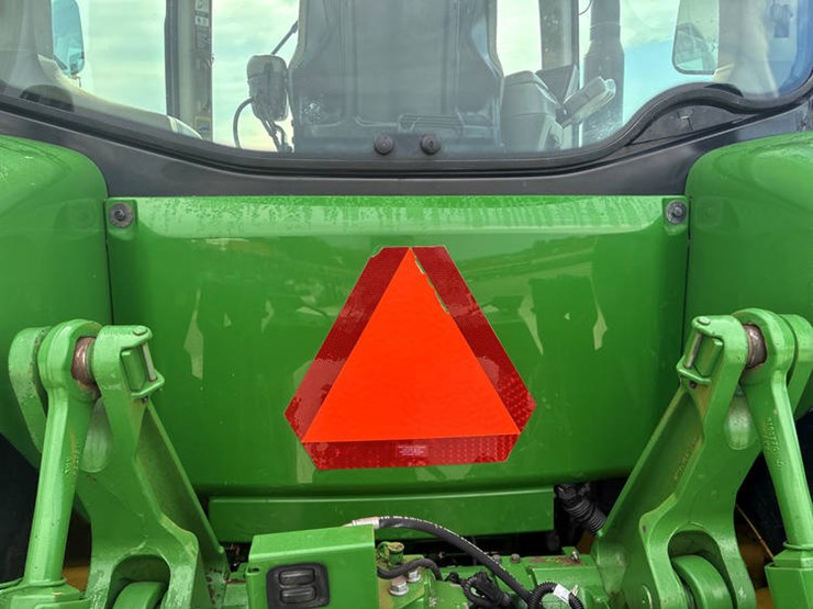 2012-john-deere-8360r-image-29