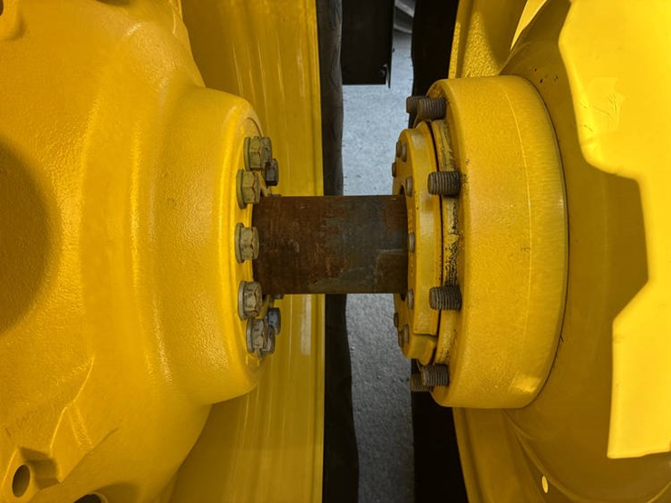 2023-john-deere-9r-440-image-54