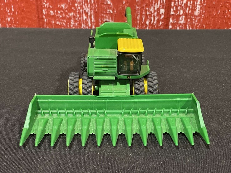 john-deere-8820-image-9