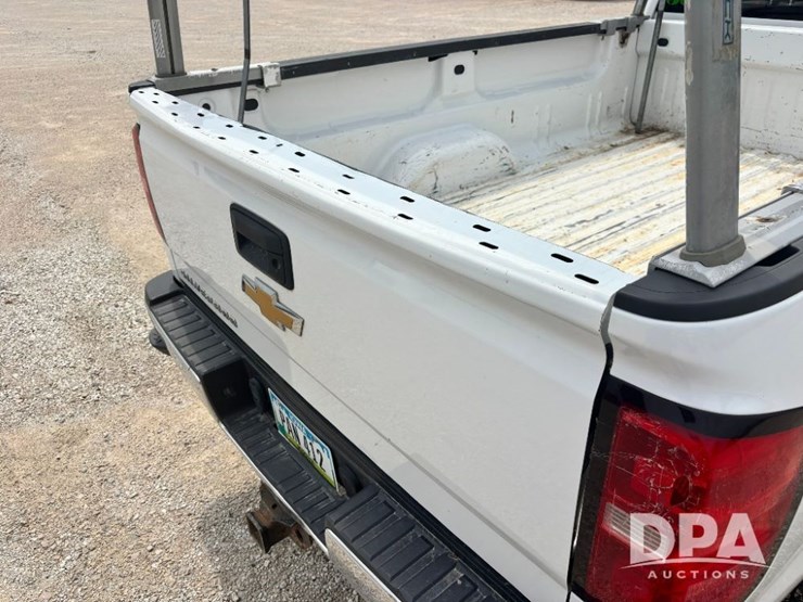 2015-chevrolet-2500hd-image-34