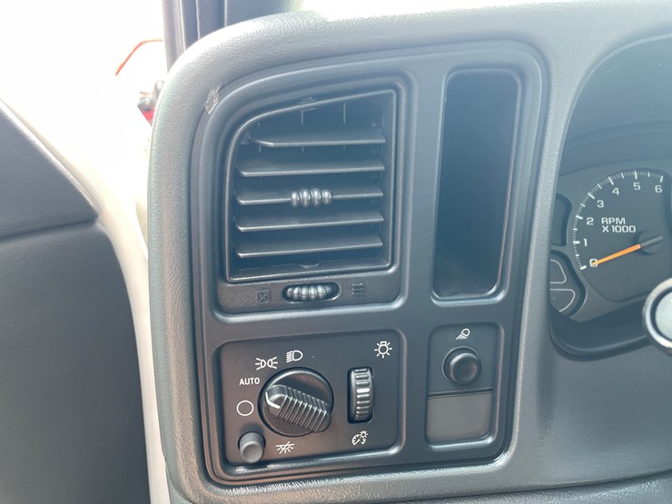 2006-gmc-1500-image-43