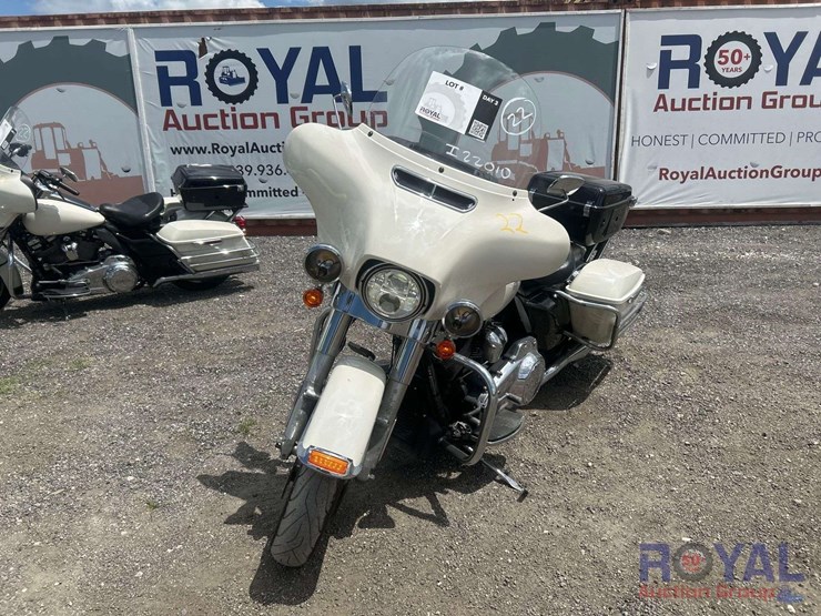 2019-harley-davidson-flhtp-police-electra-glide-motorcycle-image-1